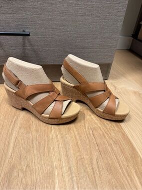 Clark’s sz 8 Giselle wedge sandal